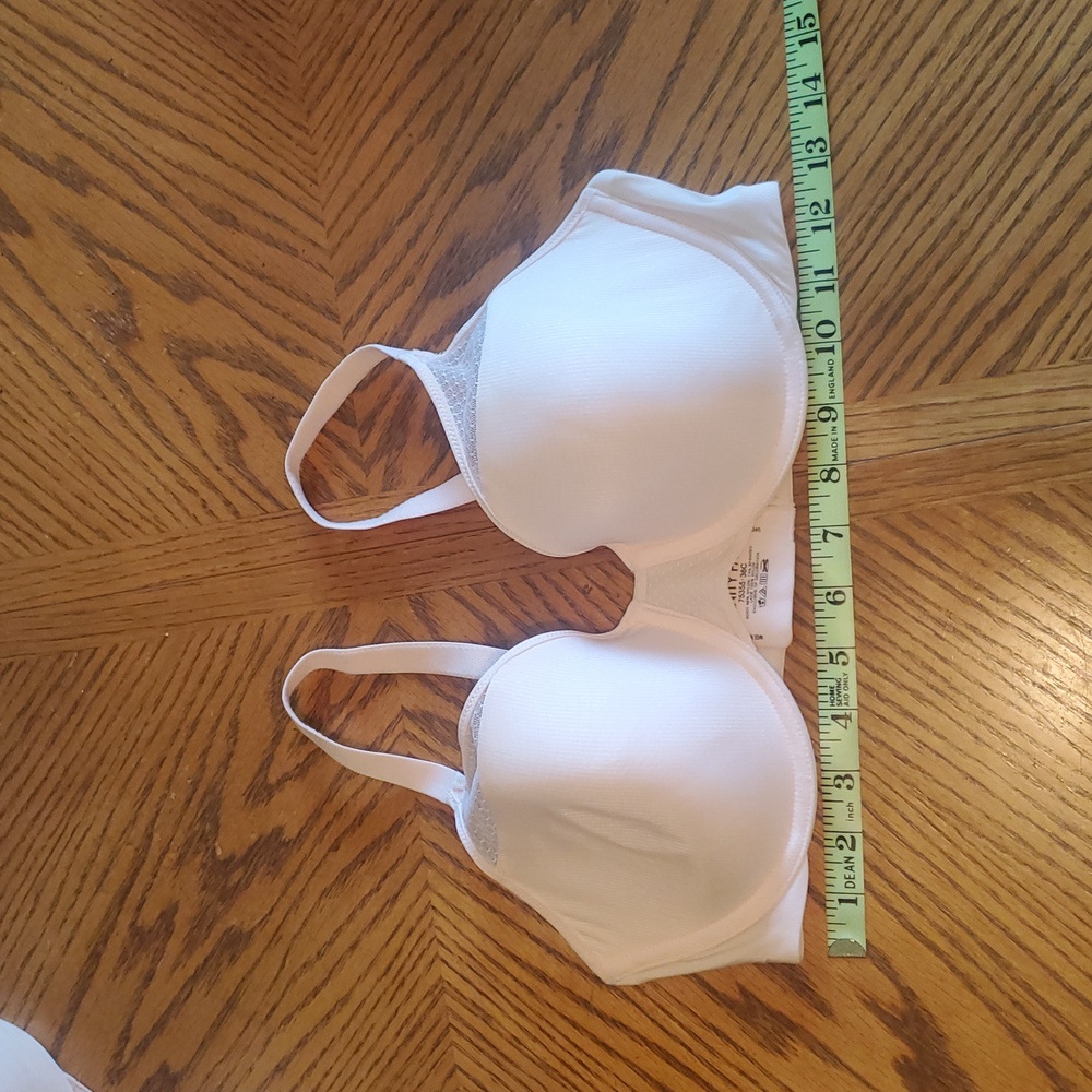 4 Bras - Picture 5 of 14